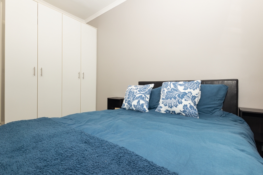 6 Bedroom Property for Sale in Parklands North Western Cape